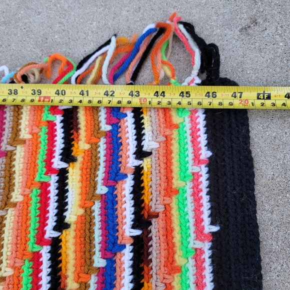 VINTAGE Rainbow Zigzag Crochet Tassel Blanket - Picture 4 of 10